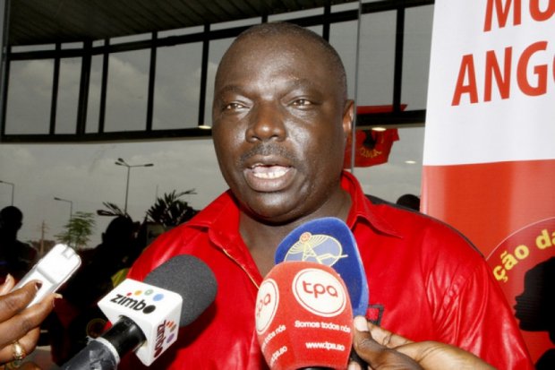 Businessman and philanthropist, Bento Kangamba, has donated 26 tons of medicine to the Sumbe Hospital in Angola’s Cuanza-Sul province